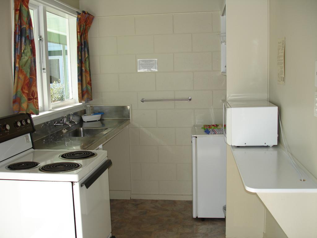 Alpine Holiday Apartments & Campground แฮนเมอร์สปริงส์ ภายนอก รูปภาพ