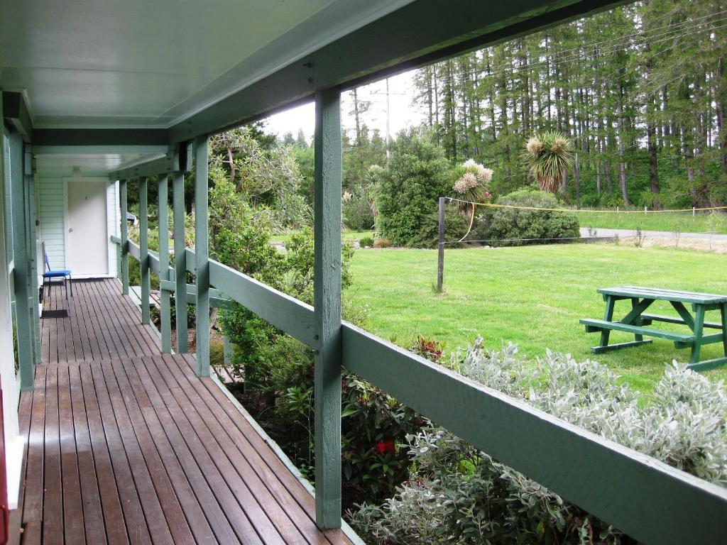 Alpine Holiday Apartments & Campground แฮนเมอร์สปริงส์ ห้อง รูปภาพ