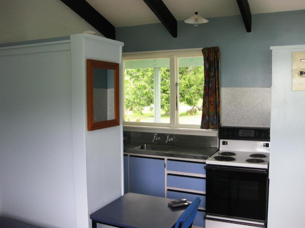 Alpine Holiday Apartments & Campground แฮนเมอร์สปริงส์ ภายนอก รูปภาพ