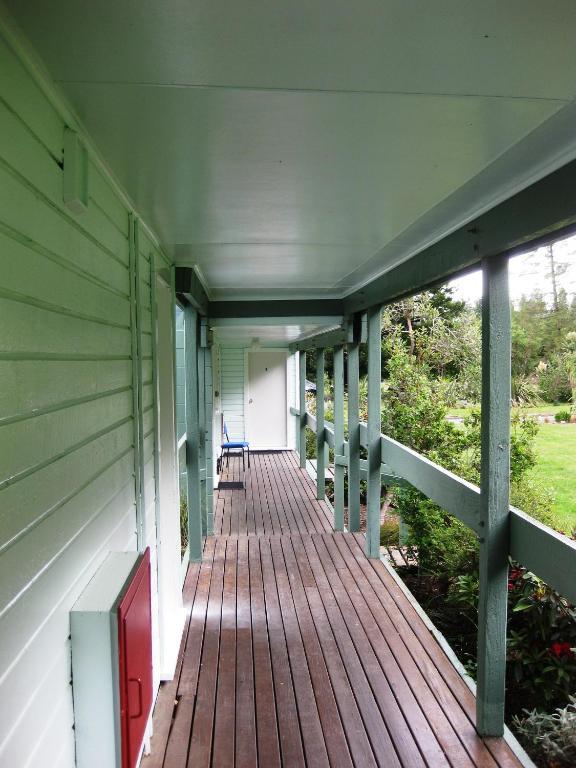 Alpine Holiday Apartments & Campground แฮนเมอร์สปริงส์ ภายนอก รูปภาพ