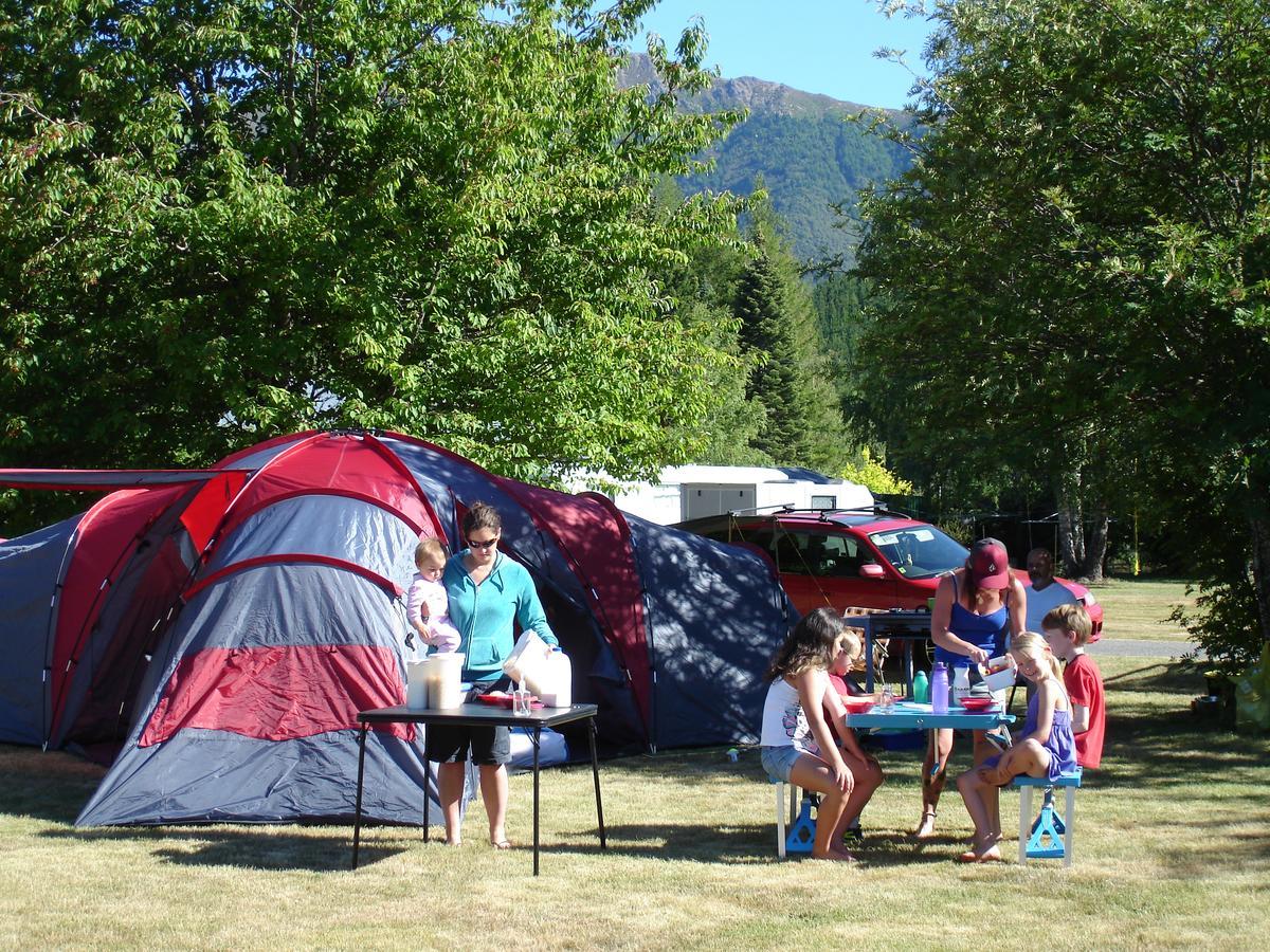 Alpine Holiday Apartments & Campground แฮนเมอร์สปริงส์ ภายนอก รูปภาพ