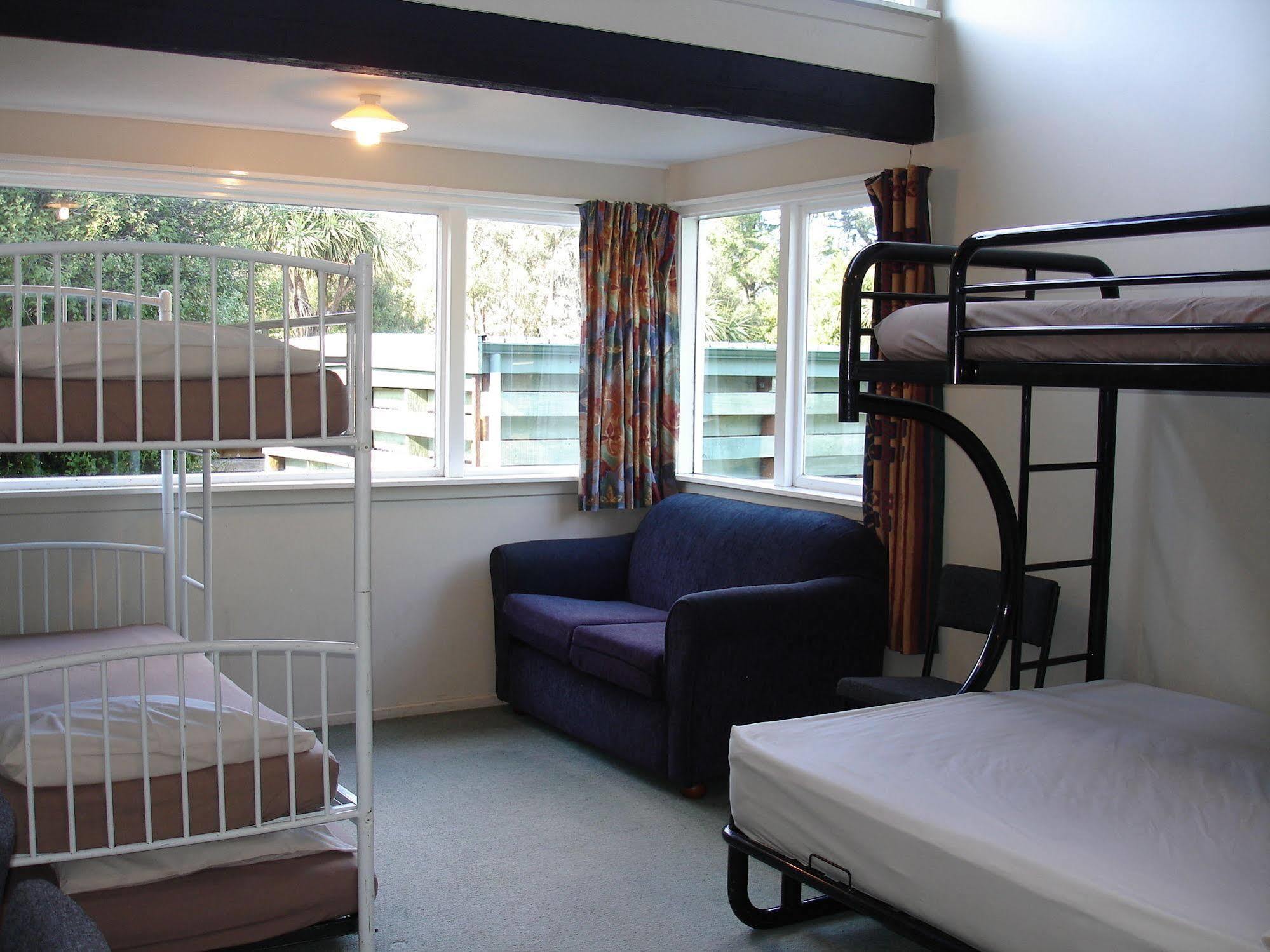 Alpine Holiday Apartments & Campground แฮนเมอร์สปริงส์ ภายนอก รูปภาพ