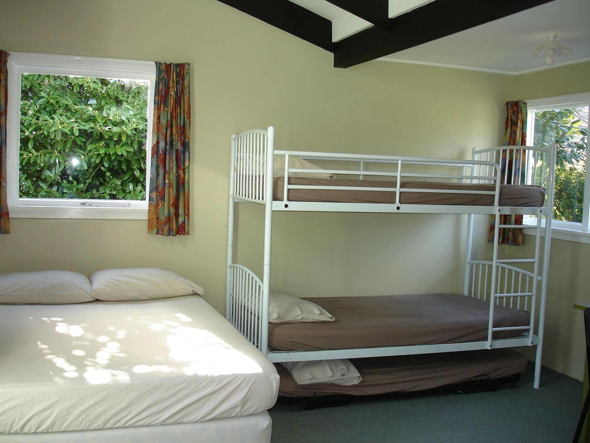 Alpine Holiday Apartments & Campground แฮนเมอร์สปริงส์ ภายนอก รูปภาพ