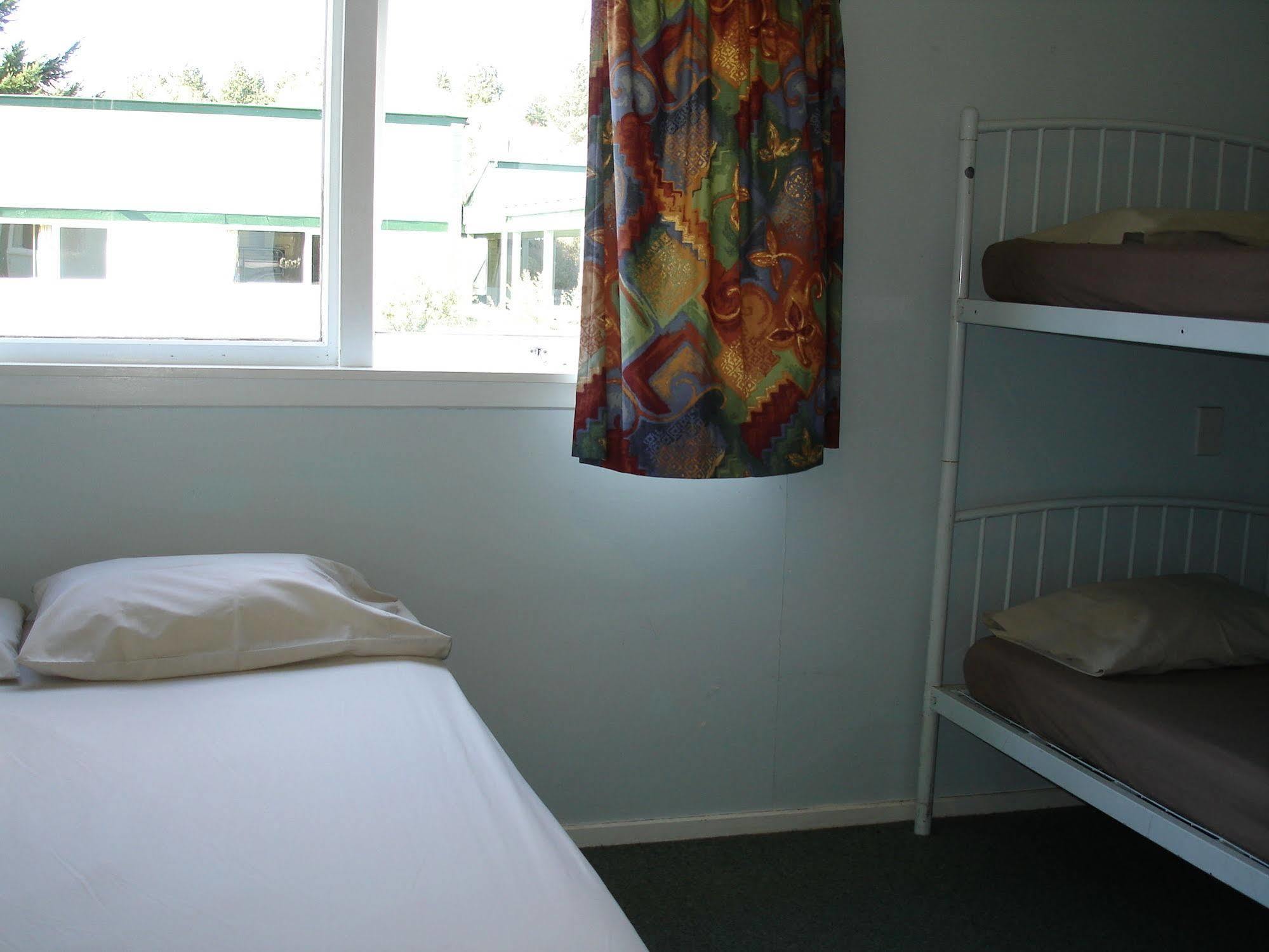 Alpine Holiday Apartments & Campground แฮนเมอร์สปริงส์ ภายนอก รูปภาพ